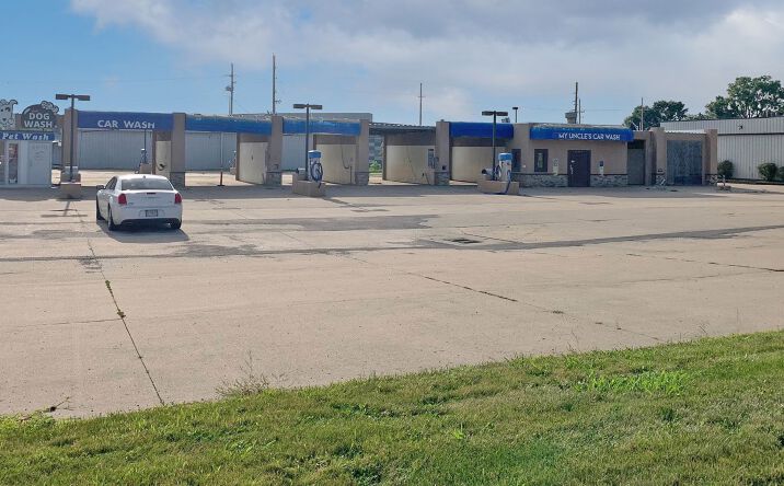 Pictures of Retail property located at 1310 Southwest Market Street, Lee's Summit, MO 64081 for comps - image #1