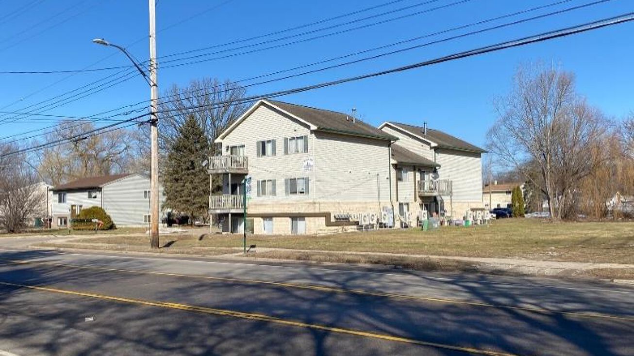 3530 W Jolly Rd, Lansing, MI 48911