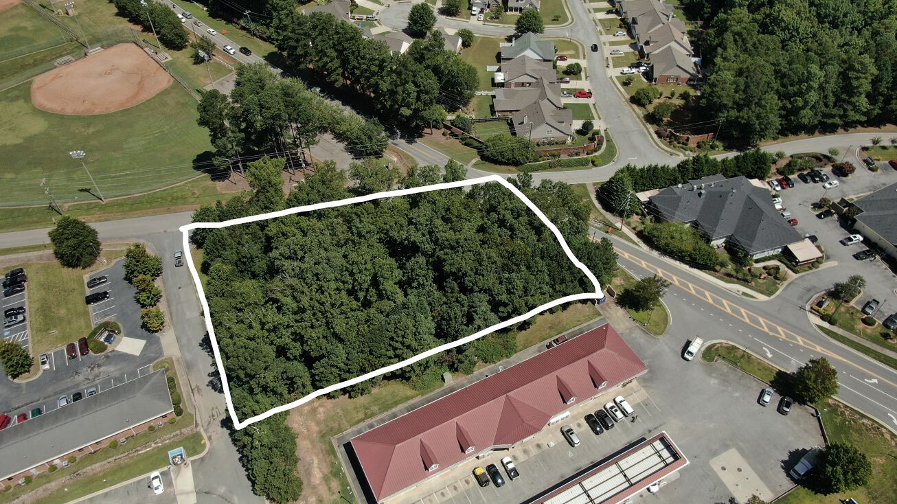 5501 Radford Rd, Flowery Branch, GA 30542