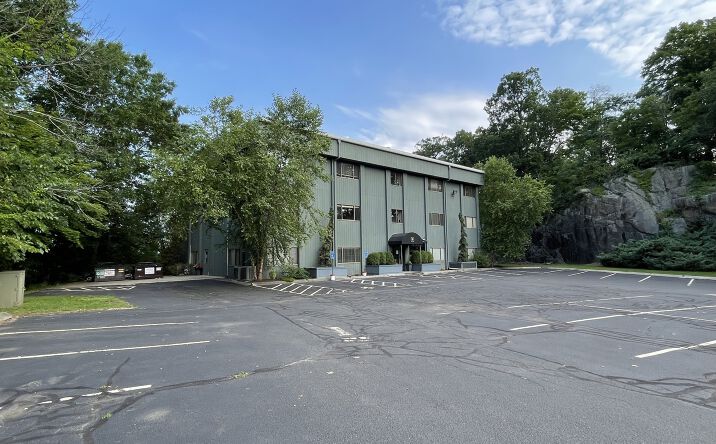 Pictures of Office property located at 9 Old Sugar Hollow Rd, Danbury, CT 06810 for sales - image #1