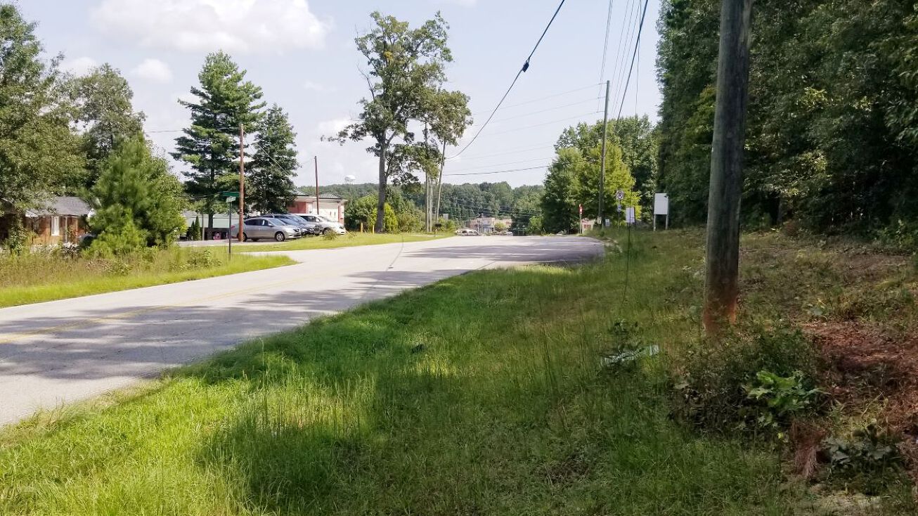 4885 Hog Mountain Rd, Flowery Branch, GA 30542