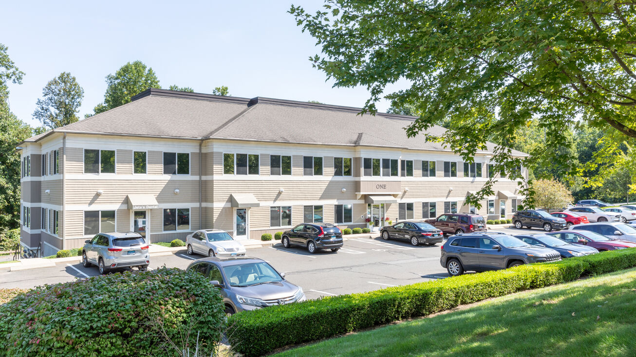 1449 Old Waterbury Rd, Southbury, CT 06488