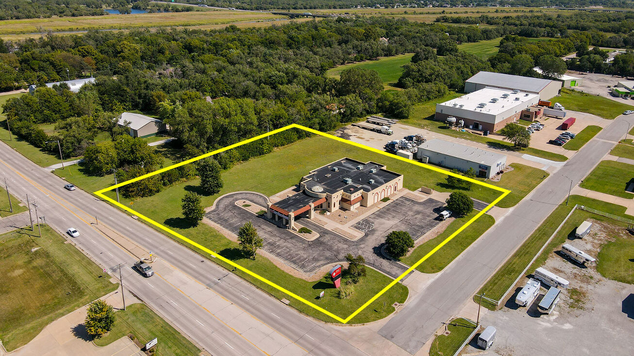 7030 S Broadway, Haysville, KS 67060