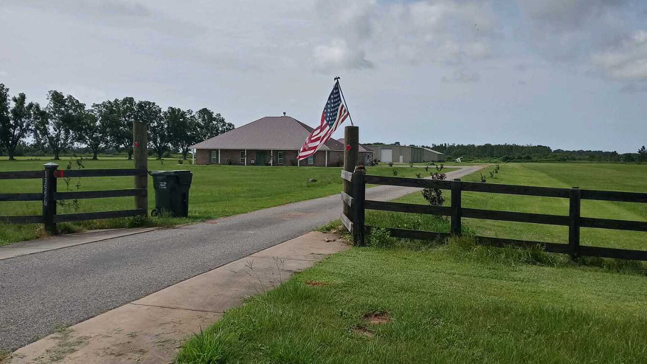 13556 Underwood Rd, Summerdale, AL 36580