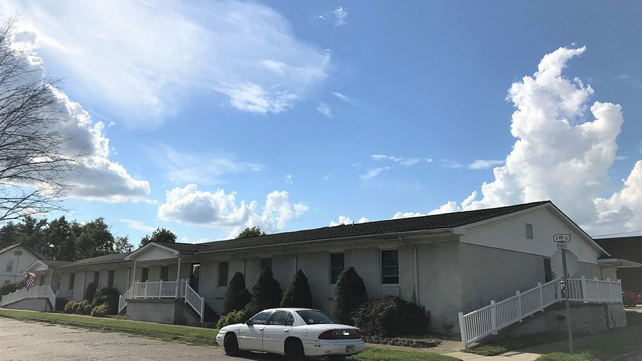 204 W 3rd St, Bicknell, IN 47512