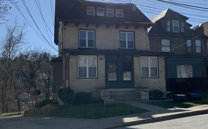 Pictures of Multifamily property located at 1663 Suburban Ave, Pittsburgh, PA 15216 for comps - image #1