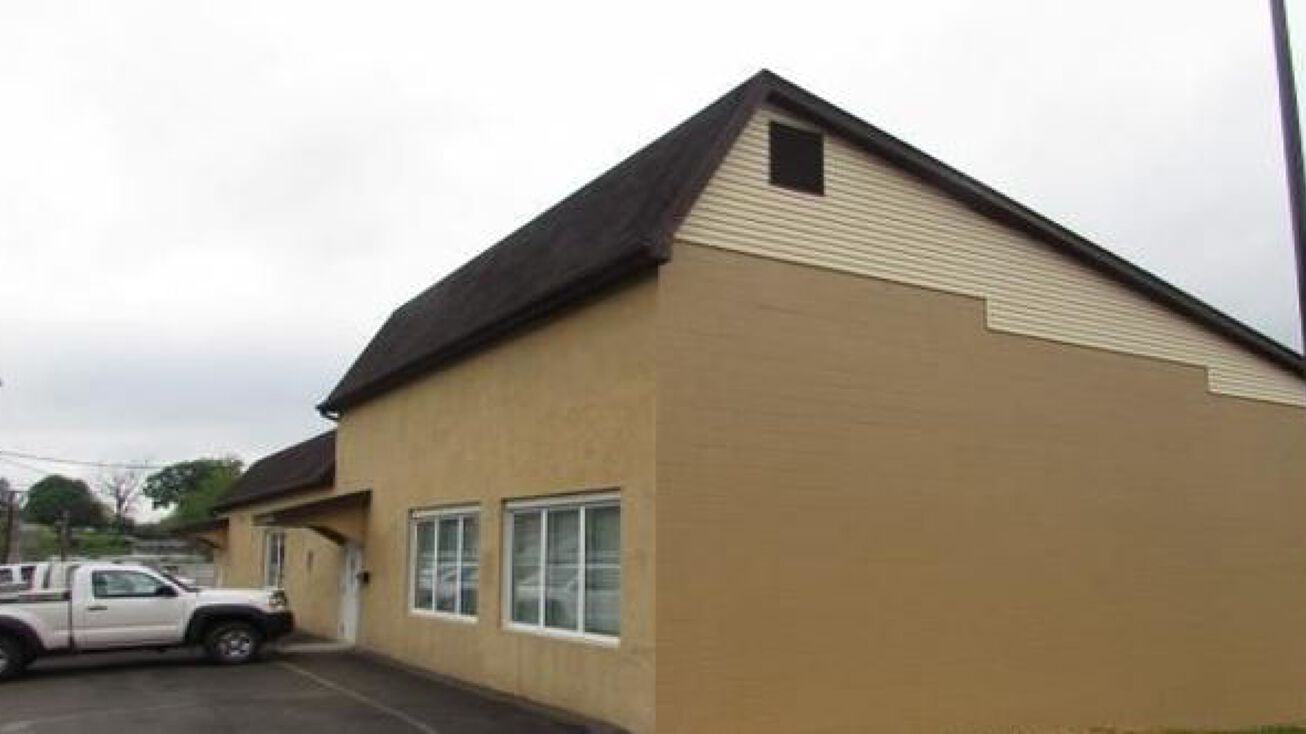 160 Court House Ln, Clintwood, VA 24228