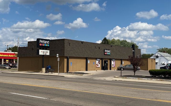 Pictures of Retail property located at 2702 S Smithville Rd, Dayton, OH 45420 for comps - image #1