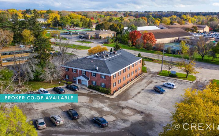 Pictures of Office property located at 7101 N Green Bay Ave, Glendale, WI 53209 for comps - image #1