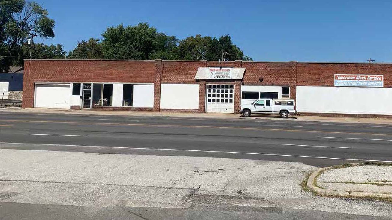 95109520 E. Truman Rd, Independence, MO 64052