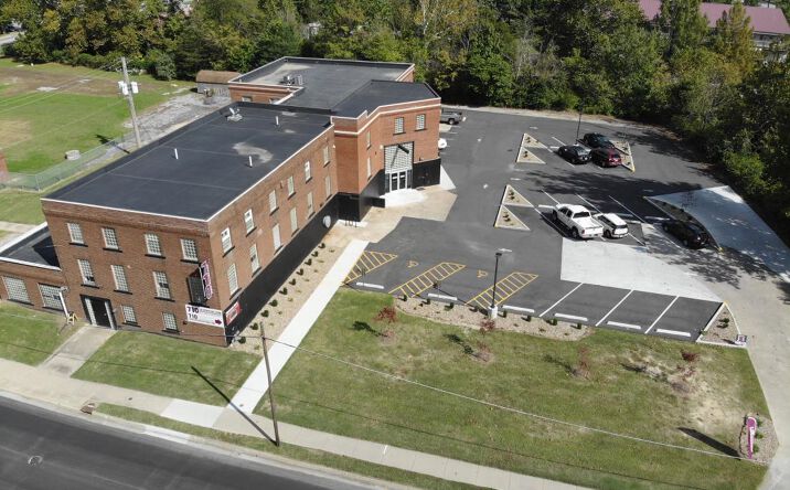 Pictures of Office, Retail property located at 1051 S WALL Street, Carbondale, IL 62901 for sales - image #1