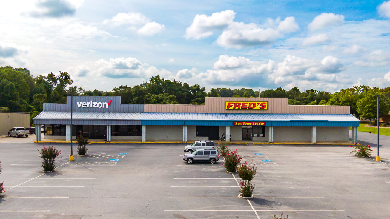 200 E Louise St, Clarkesville, GA 30523 Retail Property for Sale