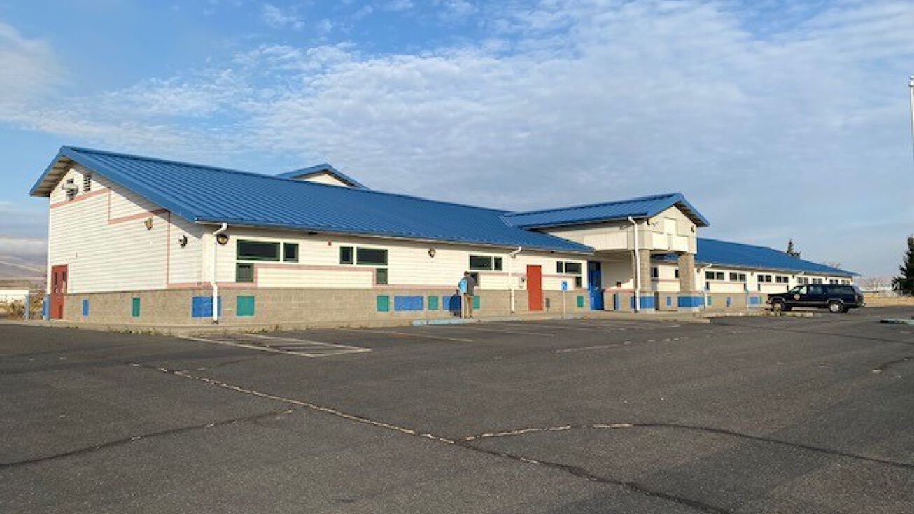 325 6th Ave, Dallesport, WA 98617