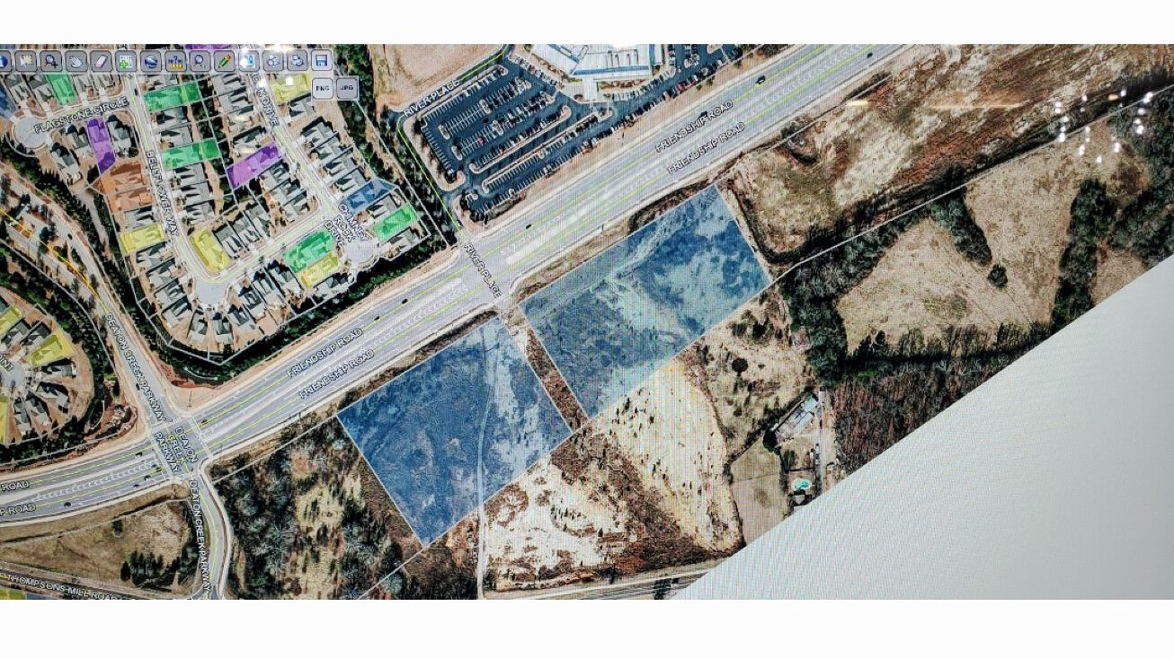 Friendship Rd, Hoschton, GA 30548