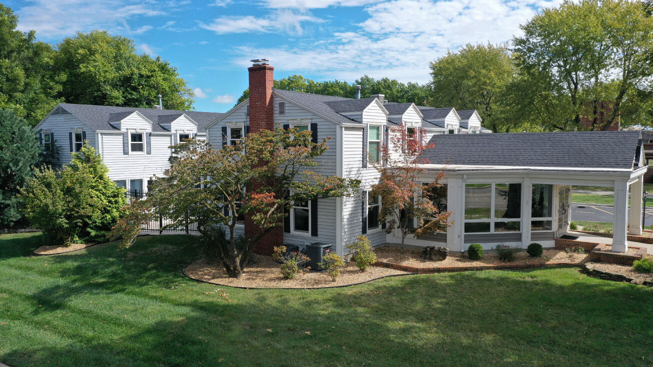 2103 E Sunshine St, Springfield, MO 65804