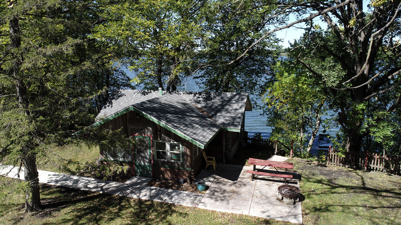 565 Brooks Lake Rd, Cokato, MN 55321
