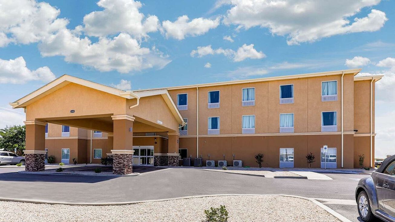 4200 National Parks Hwy, Carlsbad, NM 88220 | Crexi.com