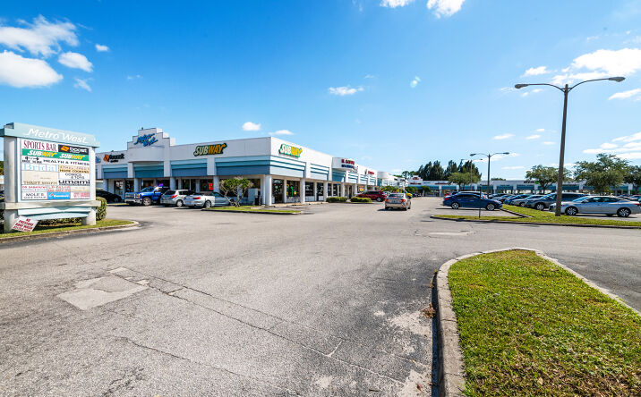 Pictures of Retail property located at 3000 W New Haven Ave, West Melbourne, FL 32904 for comps - image #1