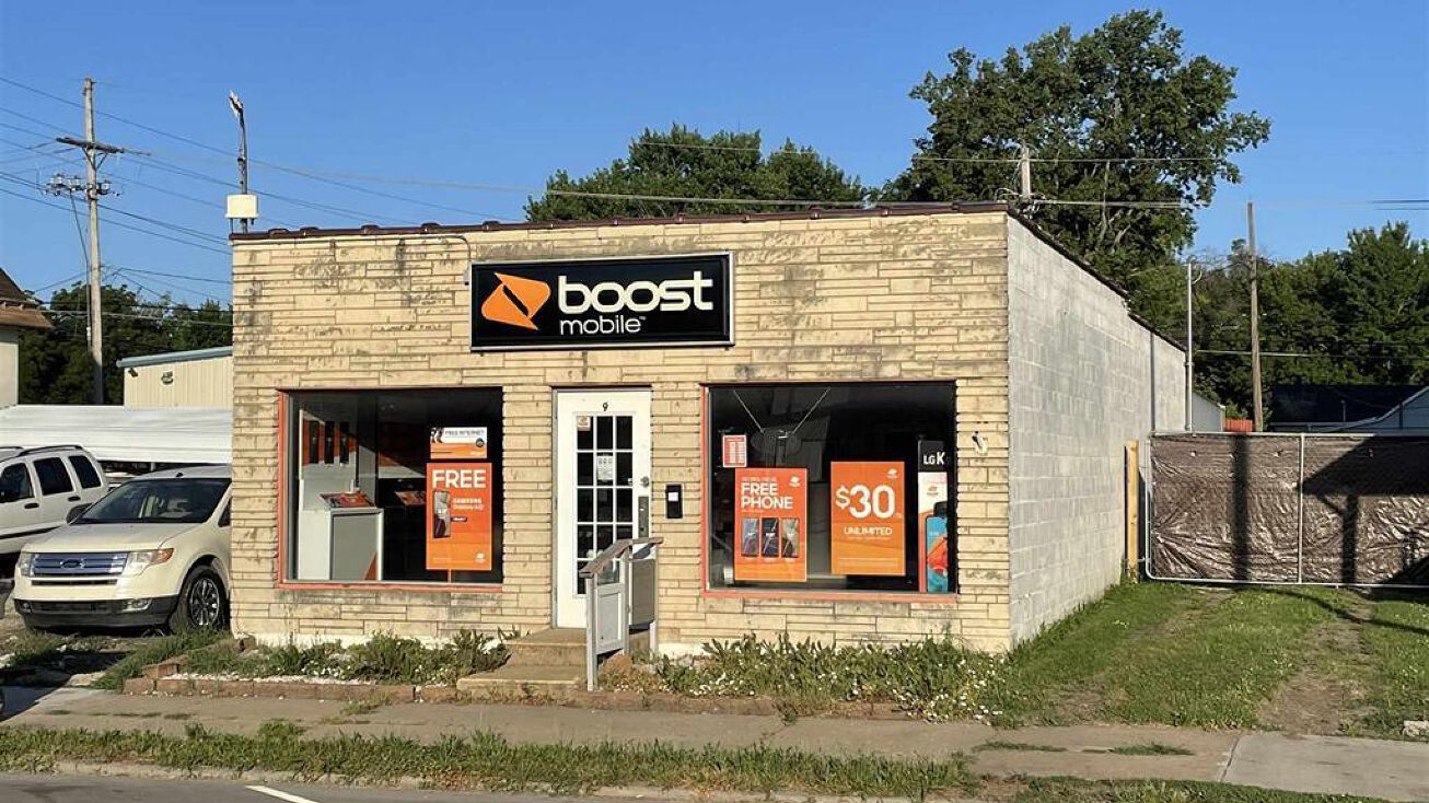 9 Commercial St, Emporia, KS 66801