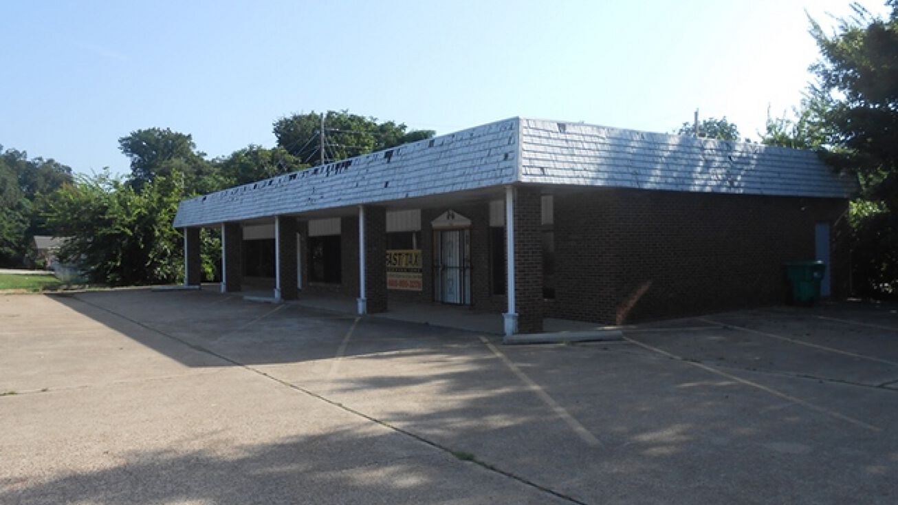 2104 Summerhill Rd, Texarkana, TX 75501 Retail Property for Sale