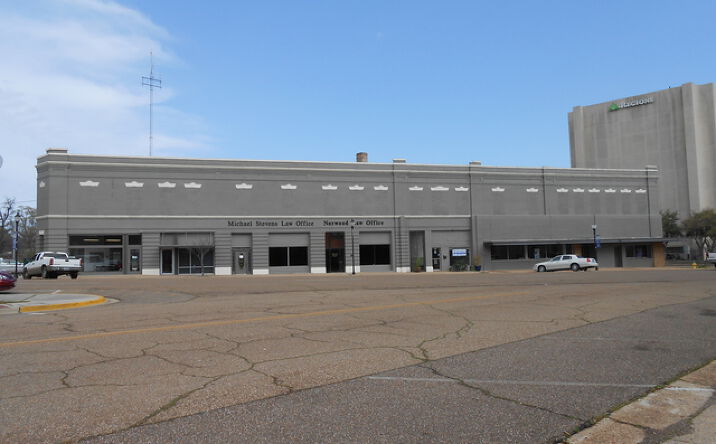 Pictures of Office property located at 400 N State Line Ave, Texarkana, TX 75501 for sales - image #1