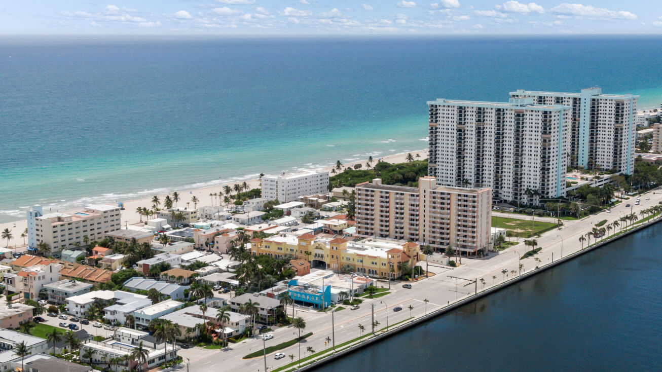 609 S Ocean Dr, Hollywood, FL 33019