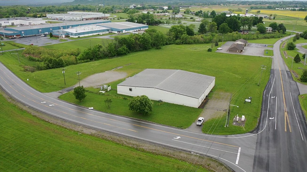 670 Metts Dr, Lebanon, KY 40033