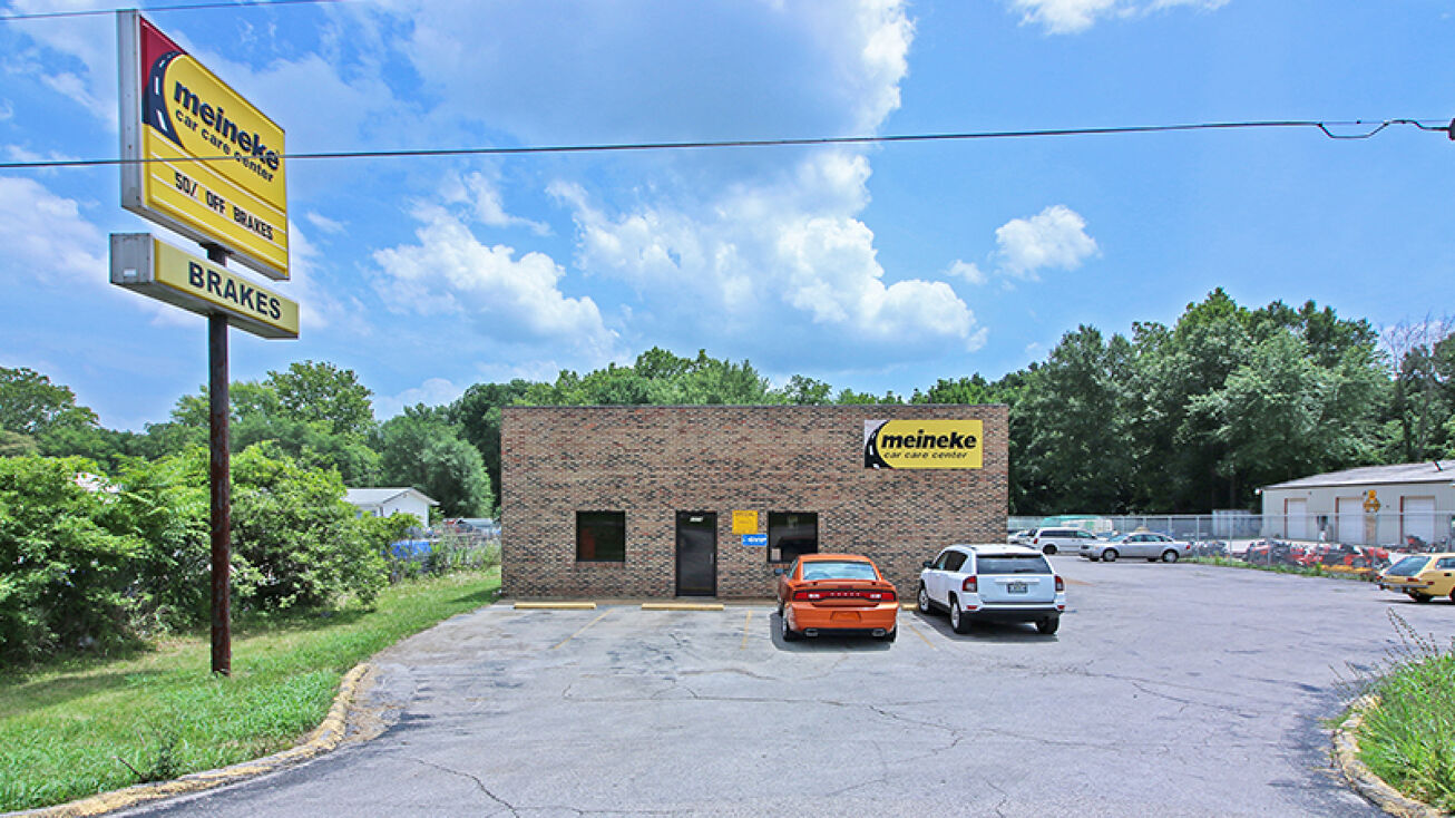 1074 Gravois Rd, Fenton, MO 63026