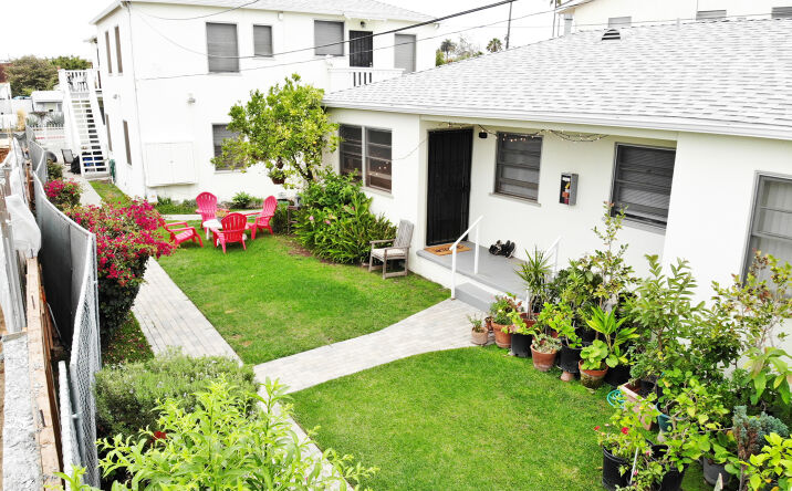 image of property at 1908 20TH ST Santa Monica CA 90404-4745