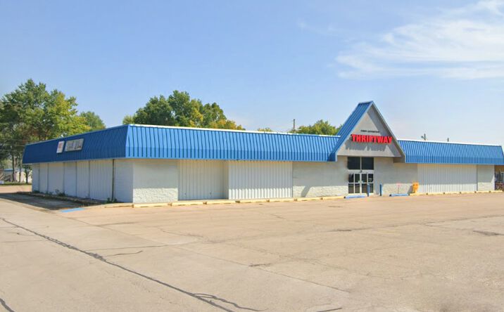 Pictures of Retail property located at 609 Cedar St, Perry, KS 66073 for sales - image #1