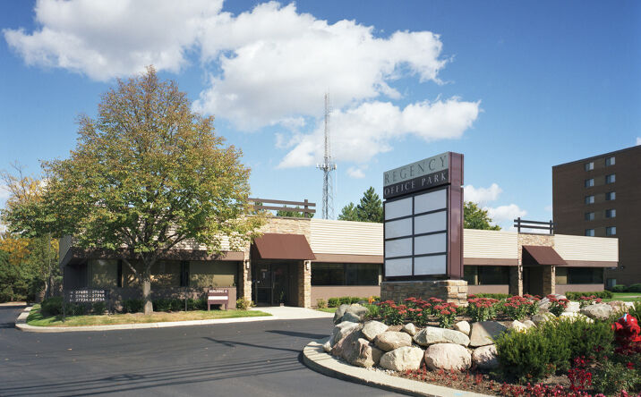 Pictures of Office property located at 27650-27778 Franklin Road, Southfield, MI 48034 for sales - image #1