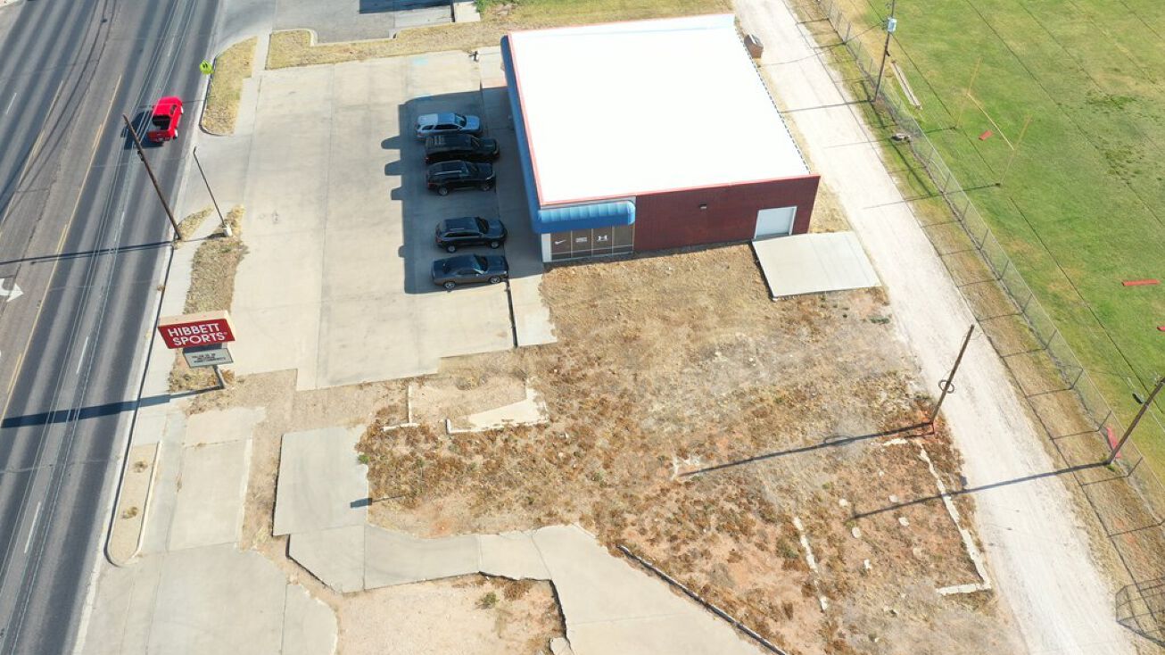 613 N Main St, Andrews, TX 79714