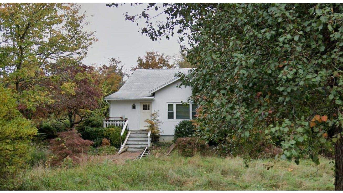 92 Millhurst Rd, Manalapan Township, NJ 07726