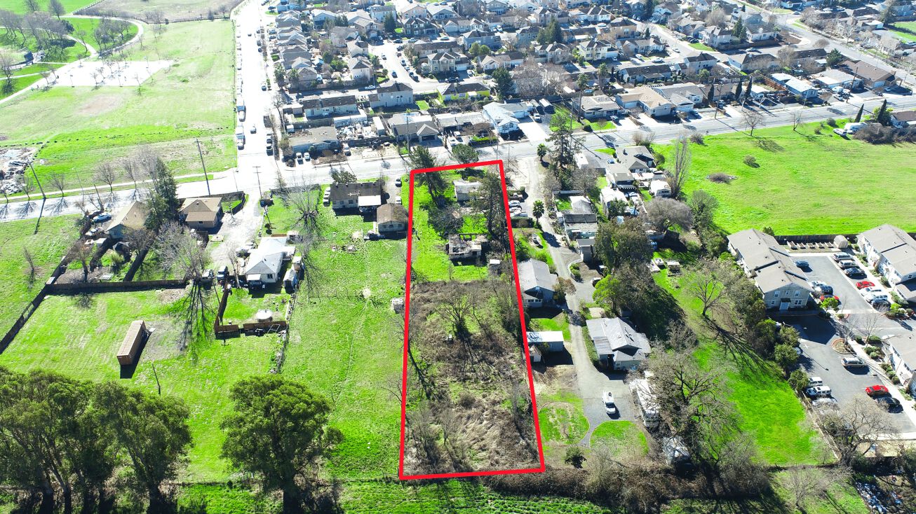 1729 Hearn Ave, Santa Rosa, CA 95407