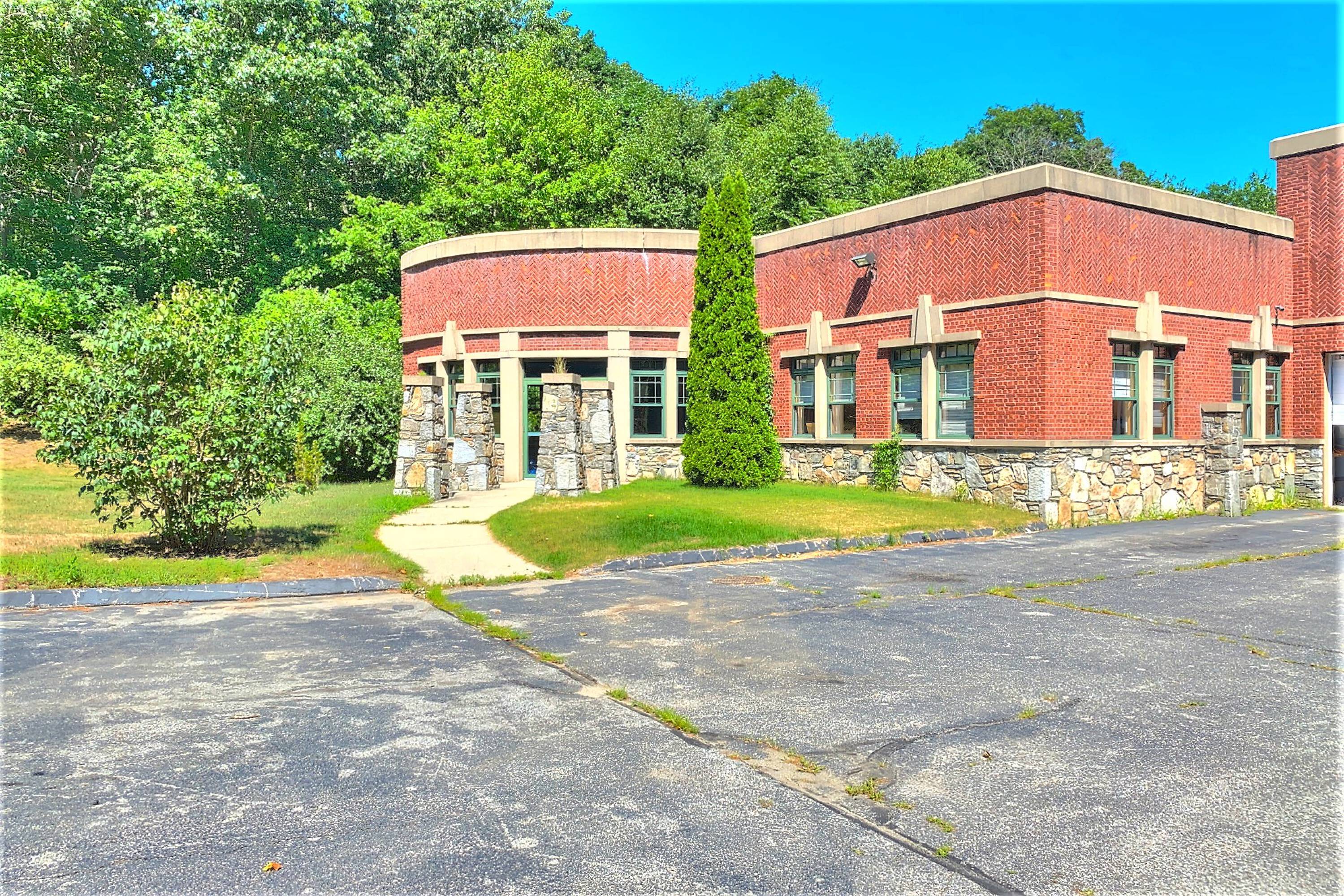 172 Stoddards Wharf Rd, Ledyard, CT 06335