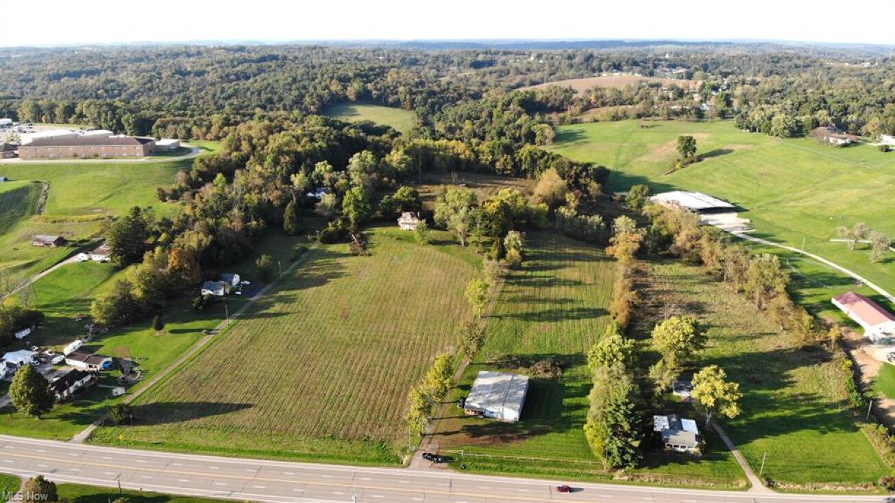 4395 W Pike, Zanesville, OH 43701