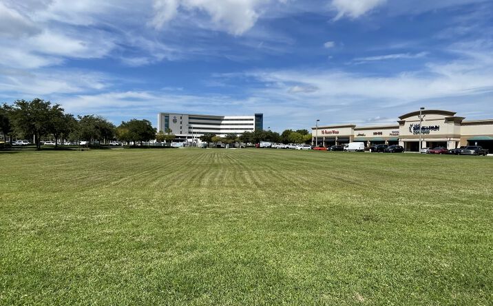 Pictures of Land property located at 2349 Village Square Pkwy, Outlot 2, Fleming Island, FL 32003 for sales - image #1