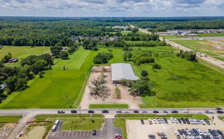 Pictures of Land property located at 305 E Hwy 30, Gonzales, LA 70737 for sales - image #1
