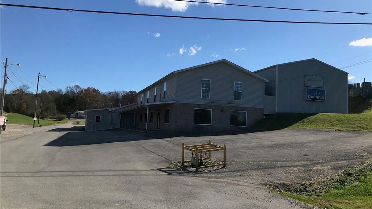 622 Butcher Bend Rd, Mineral Wells, WV 26150