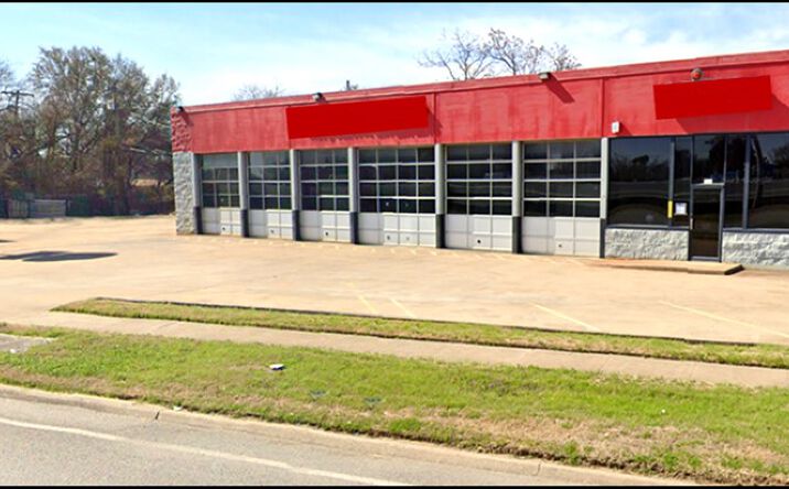 Pictures of Retail property located at 685 S Stemmons Fwy, Lewisville, TX 75067 for comps - image #1