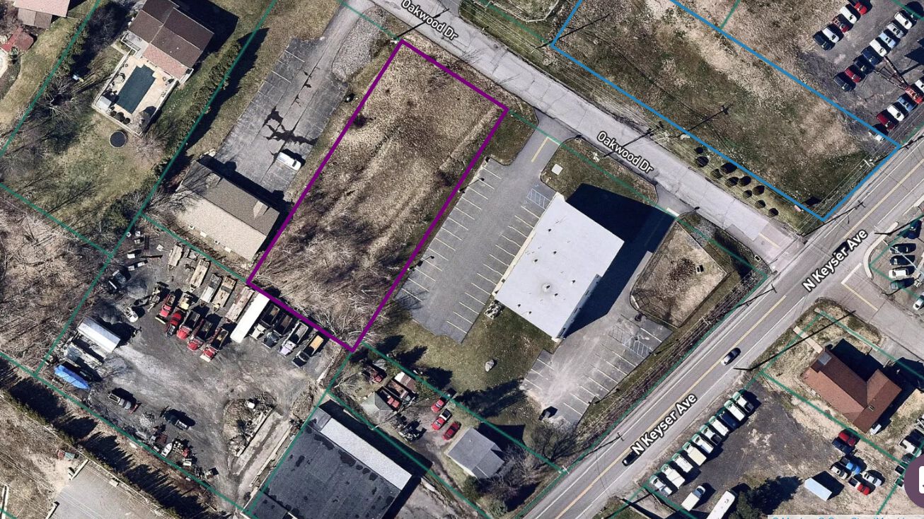 Oakwood Dr, Scranton, PA 18504