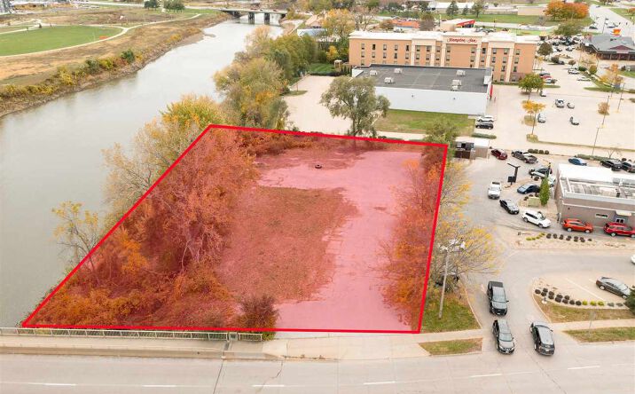 Pictures of Land property located at 21 W Benton St, Iowa City, IA 52246 for sales - image #1