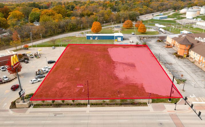 Pictures of Land, Retail property located at 622 & 626 1st  Ave, Coralville, IA 52241 for sales - image #1