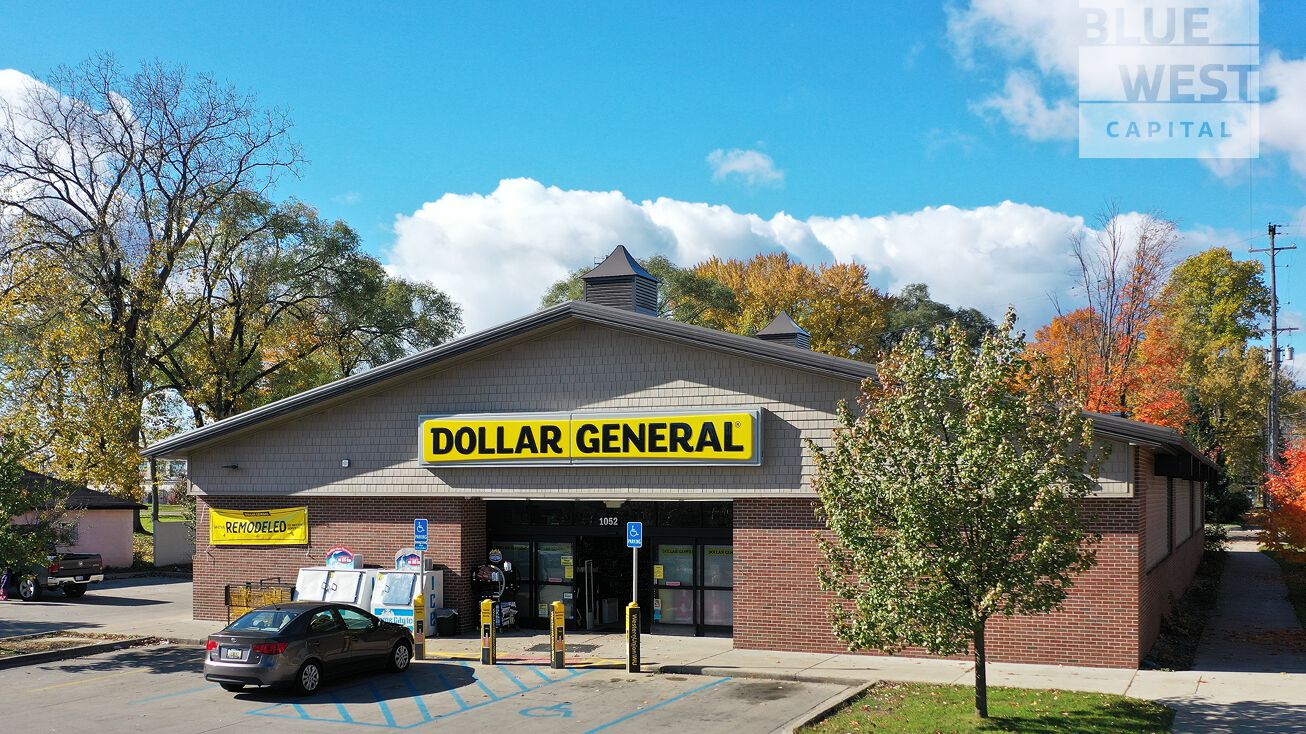 1052 Cooper St, Jackson, MI 49202