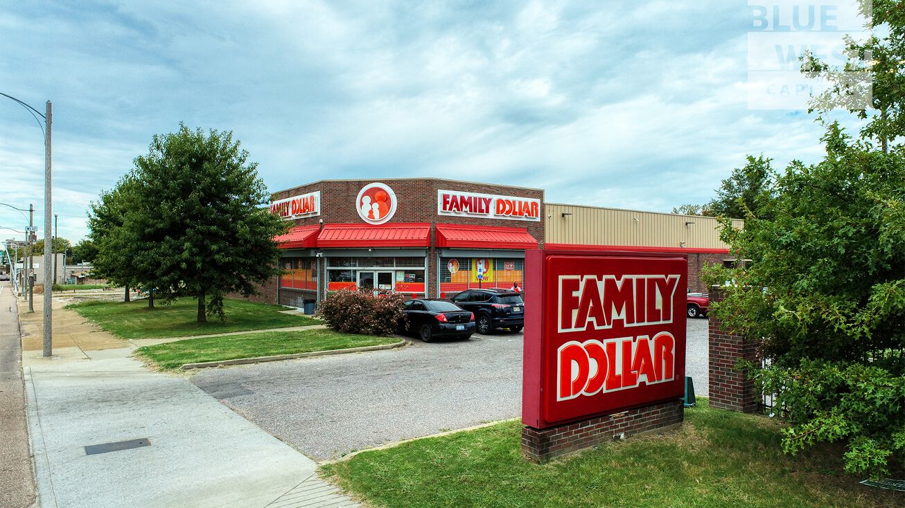 180 E E.H.Crump Blvd, Memphis, TN 38106