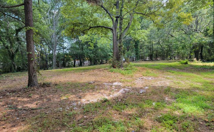 Pictures of Land property located at 947 Sheppard Rd, Stone Mountain, GA 30083 for sales - image #1
