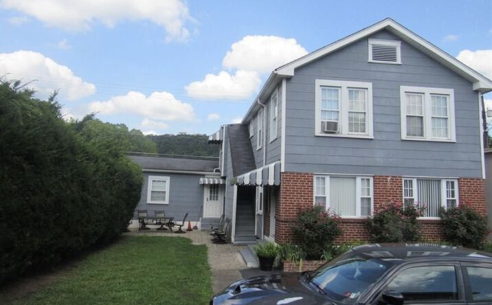 Pictures of Multifamily property located at 5312 MacCorkle Ave SE, Charleston, WV 25304 for comps - image #1