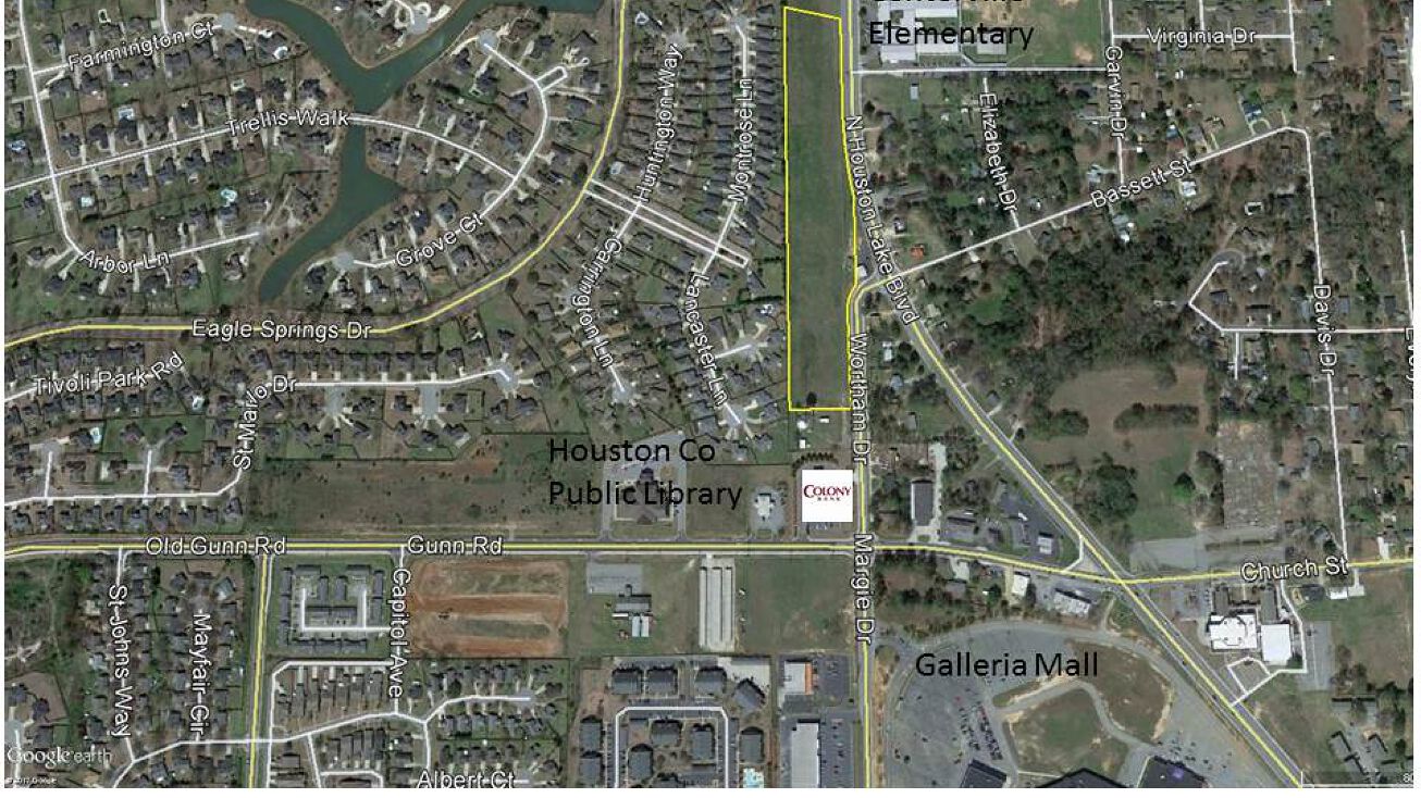 402 Houston Lake Rd, Centerville, GA 31028