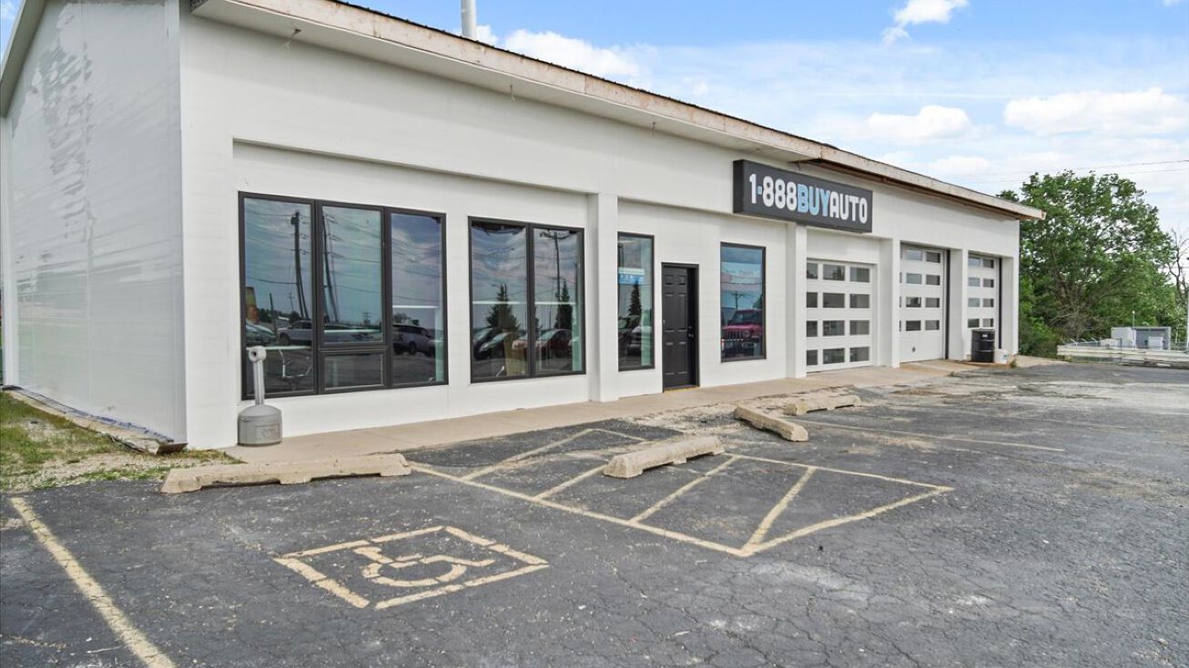 306 Greenwood Ave, Bloomington, IL 61704