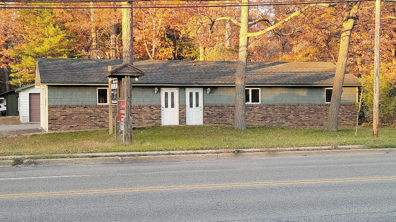 1584 W Houghton Lake Drive, Prudenville, MI 48651